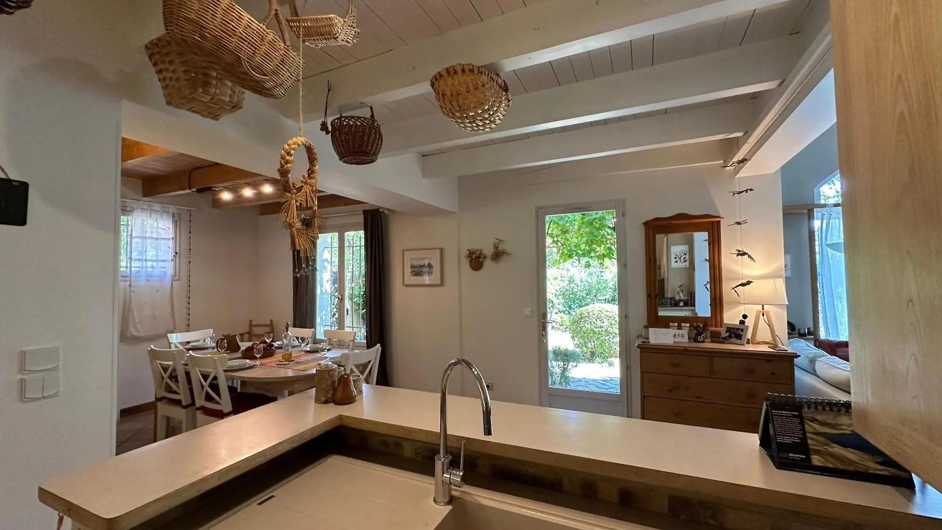 La Maison Du Petit Herisson De 170 M2 Avec Jardin Parking Accueil De 6 Personnes Barbecue 엑상프로방스