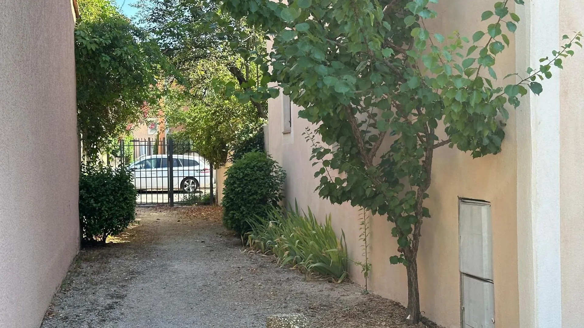 펜션 La Maison Du Petit Herisson De 170 M2 Avec Jardin Parking Accueil De 6 Personnes Barbecue 엑상프로방스